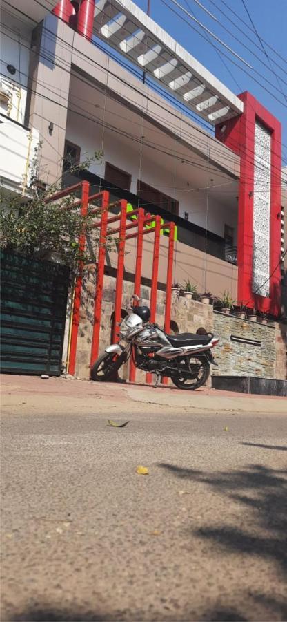 Anh Hotel ラクナウ エクステリア 写真